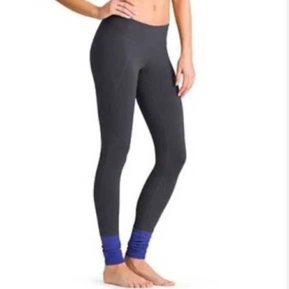 ATHLETA (Medium) Pile Tight Gray - Picture 2 of 8